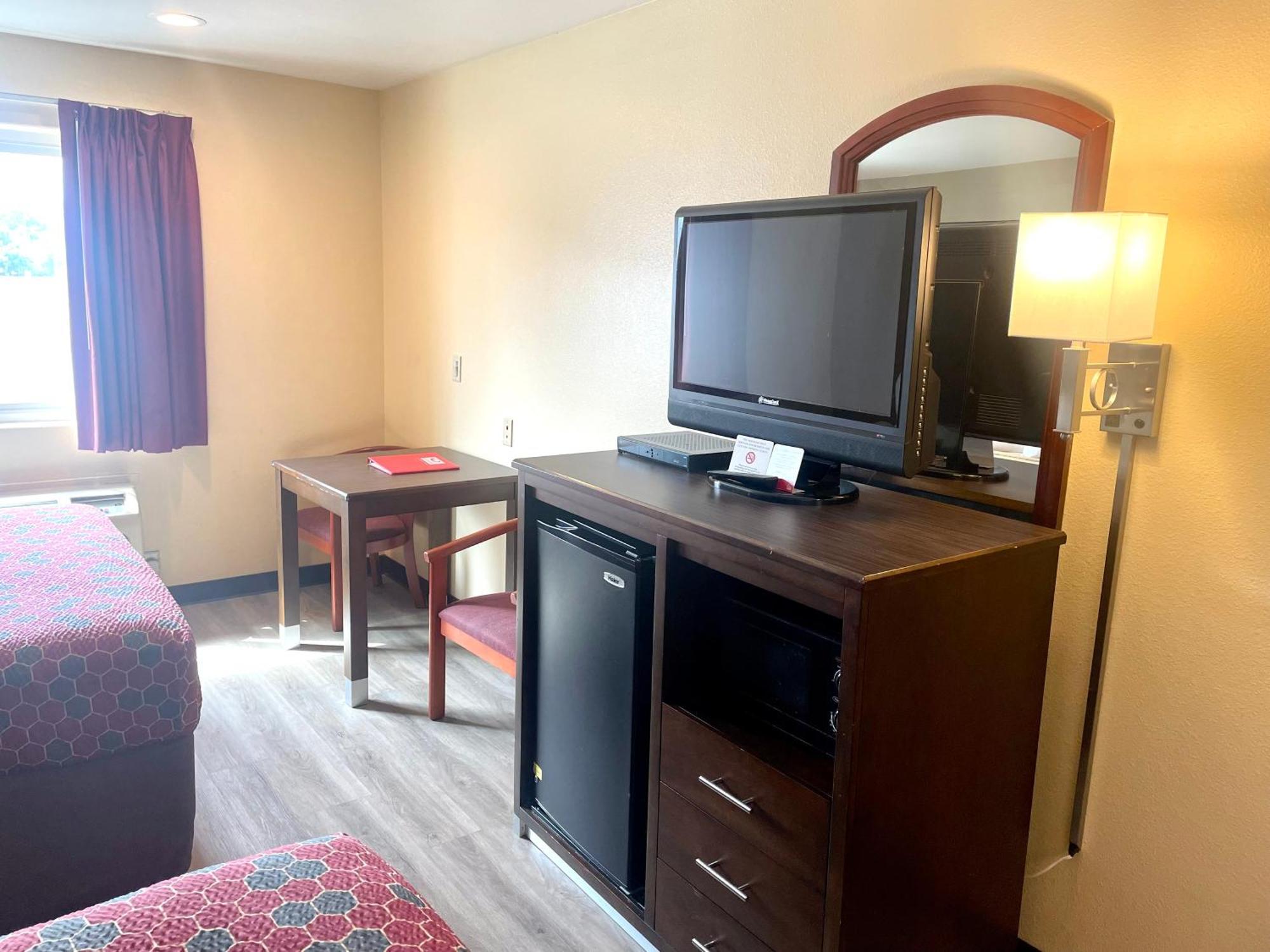 Econo Lodge Inn & Suites Corning Habitación foto